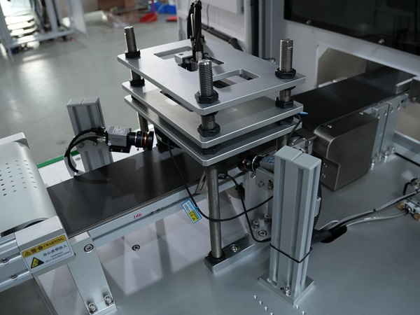 CCD視覺檢測設備,外觀視覺檢測設備,外觀視覺篩選機,高臻智能